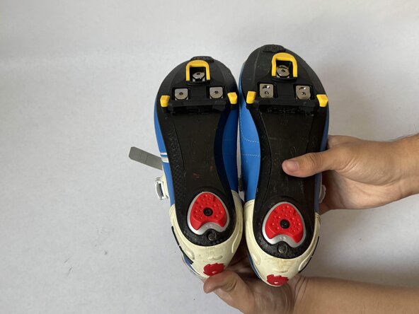 Sidi Bike Shoe Cleat and Heel Plate Replacement: crwdns2935265:07crwdnd2935265:02crwdnd2935265:02crwdne2935265:0