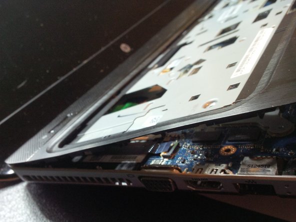 HP Envy m6 1220sb Disassembly, opening the laptop: crwdns2935265:010crwdnd2935265:03crwdnd2935265:03crwdne2935265:0