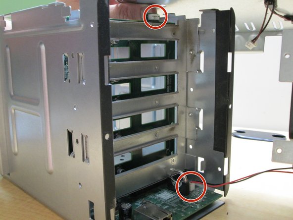 Drobo FS DRDS2-A Fan Replacement: crwdns2935265:06crwdnd2935265:02crwdnd2935265:03crwdne2935265:0