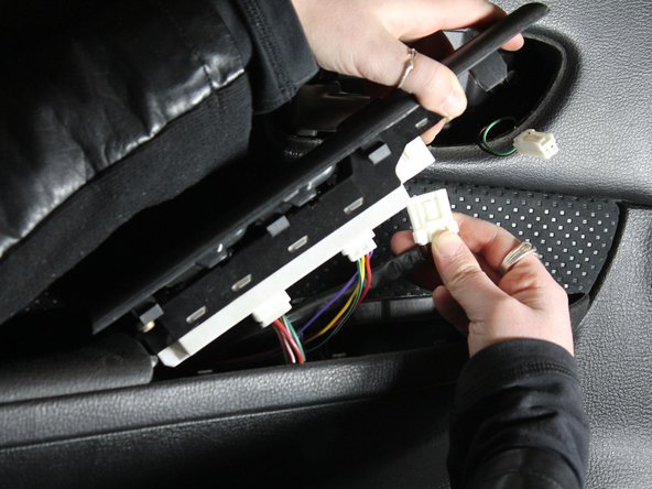 2007 Mazda 6 Door Speaker Replacement: crwdns2935265:05crwdnd2935265:02crwdnd2935265:02crwdne2935265:0