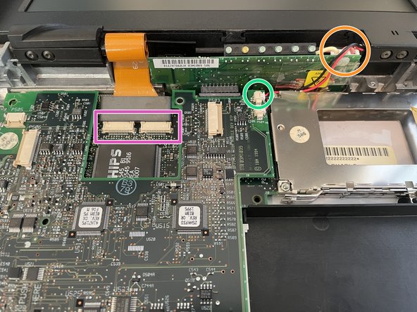 Démontage de l’IBM ThinkPad 701C/CS, Retirer l'écran: étape 6, image 1 de 1