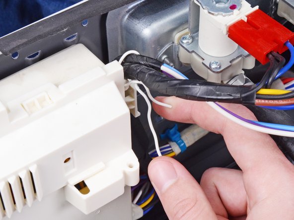 LG Front Load Washing Machine Main Board Replacement, Disconnect the control panel cover: crwdns2935265:010crwdnd2935265:03crwdnd2935265:03crwdne2935265:0