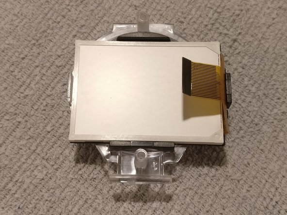 Desmontaje del Hyperkin Duke, Extraer la PCB LCD: paso 8, imagen 2 de 2