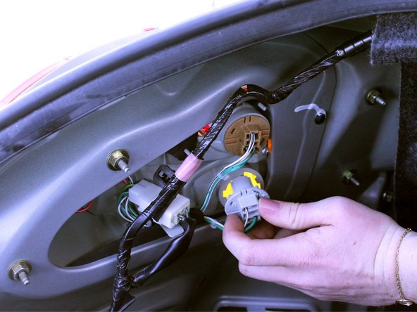 2003 Toyota Solara Tail Light Replacement: crwdns2935265:05crwdnd2935265:02crwdnd2935265:03crwdne2935265:0