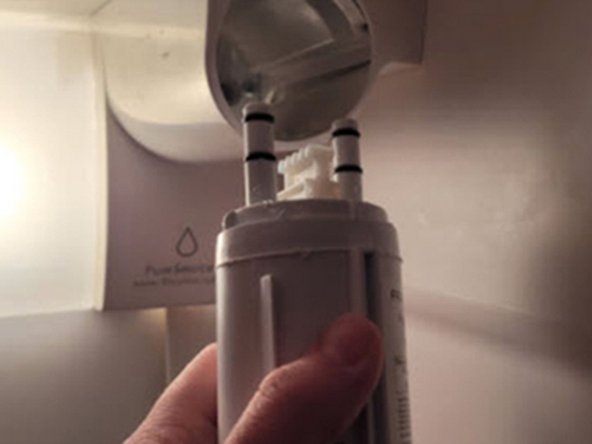 Frigidaire Gallery Water Filter Replacement: step 3, image 1 of 3