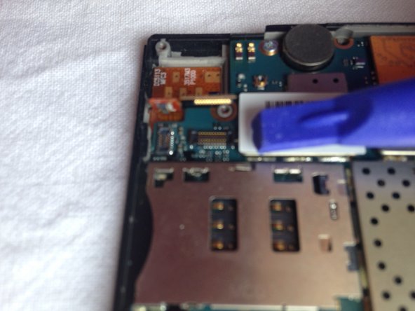 Xiaomi Mi 3 Touchscreen Replacement, Unclipping the upper ribbons: crwdns2935265:06crwdnd2935265:02crwdnd2935265:02crwdne2935265:0