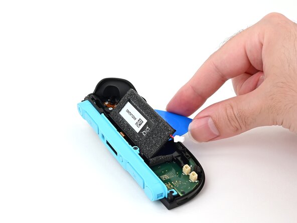 Joy-Con 2 (Left) Battery Replacement, Remove the battery: crwdns2935265:013crwdnd2935265:02crwdnd2935265:03crwdne2935265:0