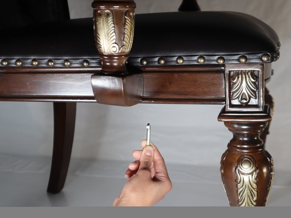 How to Fix a Chair Armrest: crwdns2935265:08crwdnd2935265:02crwdnd2935265:03crwdne2935265:0