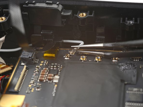 HTC Vive XR Elite Depth Sensor Replacement, Disconnect the antennas: crwdns2935265:075crwdnd2935265:02crwdnd2935265:03crwdne2935265:0