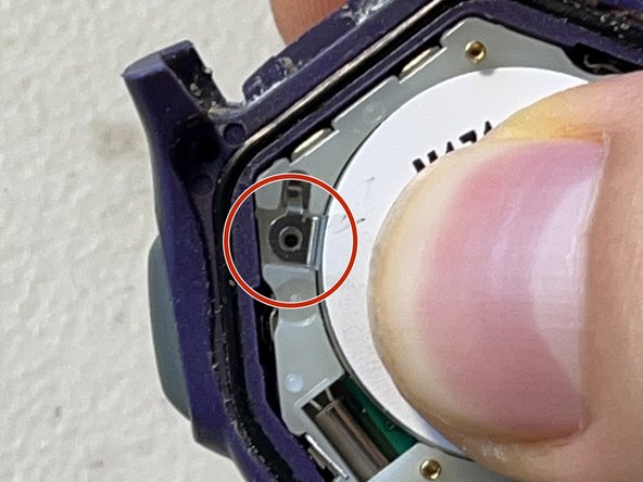 Timex Ironman Triathlon Battery Replacement, Removing Contact-Plate: crwdns2935265:03crwdnd2935265:02crwdnd2935265:03crwdne2935265:0