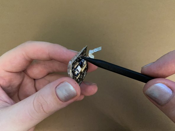 Razer Naga Epic Numpad Disassembly, Separate transparent panel: crwdns2935265:06crwdnd2935265:02crwdnd2935265:03crwdne2935265:0