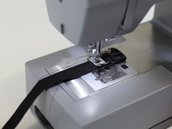 How to Change the Buckle of a Jacket Bag, Start stitching: crwdns2935265:03crwdnd2935265:02crwdnd2935265:03crwdne2935265:0