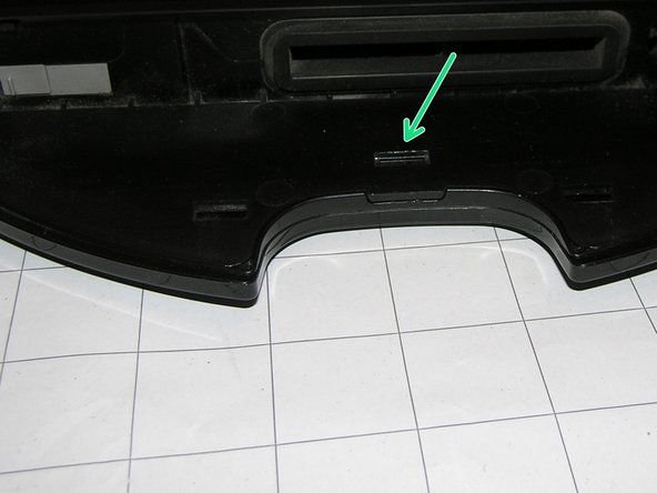 Samsung NaviBot SR8981 (VCR8981L3B-XEG) Disassembly, Disassemble the upper cover plate: step 6, image 2 of 3