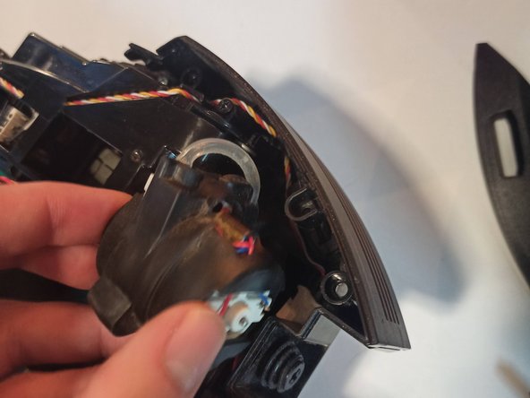 Ecovacs Deebot 920 Reassembly, Install The Water Pump And Speaker: crwdns2935265:09crwdnd2935265:02crwdnd2935265:03crwdne2935265:0