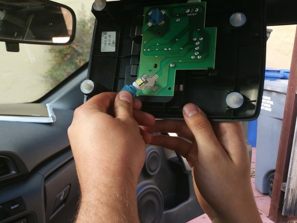 2011-2013 Scion tC Front Dome Light Replacement: crwdns2935265:03crwdnd2935265:02crwdnd2935265:02crwdne2935265:0