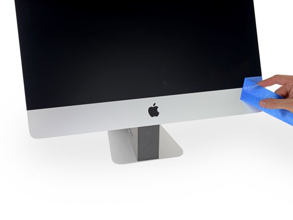 iMac Intel 21.5" EMC 2638の接着ストリップの交換: 手順 24、 3の画像 3