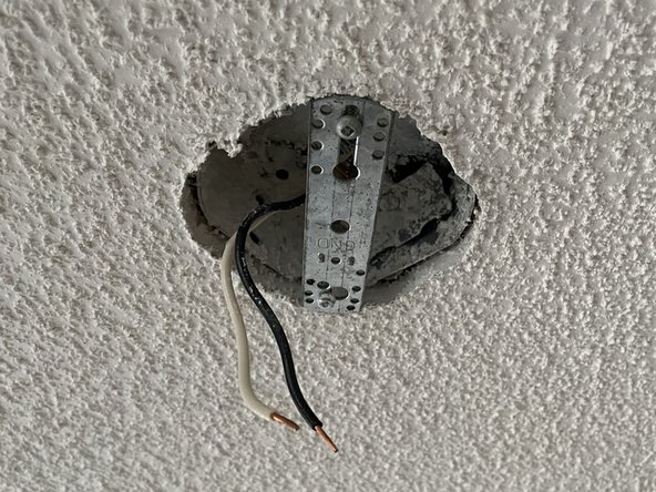 How to Replace and Install Ceiling Light Fixtures: crwdns2935265:04crwdnd2935265:03crwdnd2935265:03crwdne2935265:0