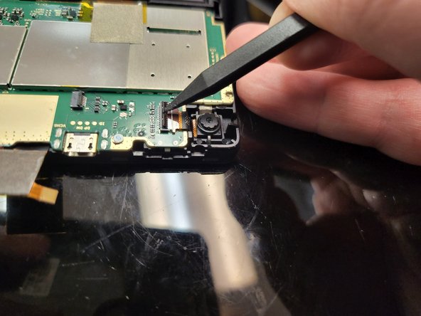 Amazon Fire HD 8 (8th Gen) Digitizer Replacement, Disconnect the Camera: crwdns2935265:013crwdnd2935265:02crwdnd2935265:03crwdne2935265:0