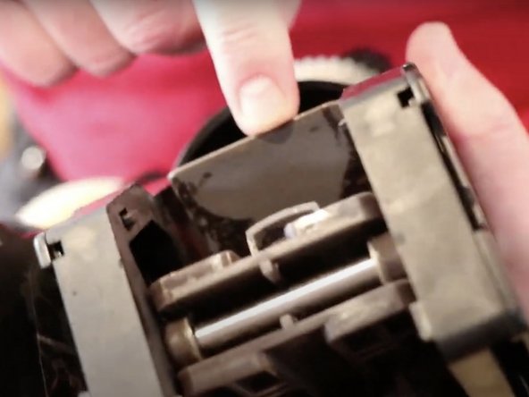 How to Prevent Mold in your Coffee Machine, Descaling Your Coffee Machine: crwdns2935265:04crwdnd2935265:03crwdnd2935265:03crwdne2935265:0