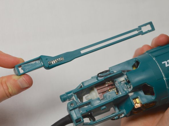 Makita GA4030K Switch Replacement: crwdns2935265:06crwdnd2935265:03crwdnd2935265:03crwdne2935265:0