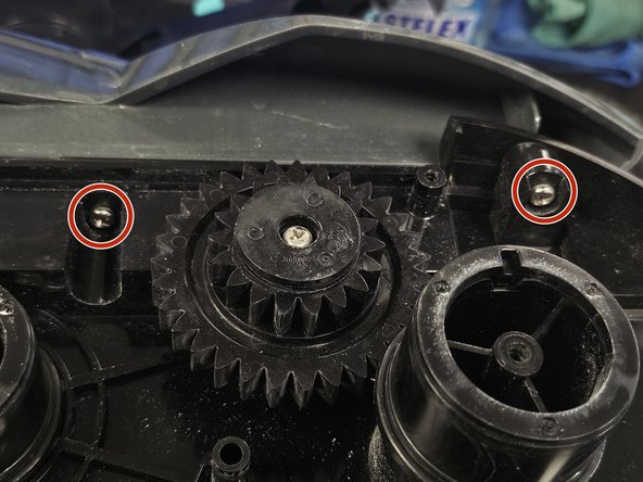 Aiper Seagull Pro: Button bearing replacement, Other side's side cover and chassis screws: crwdns2935265:06crwdnd2935265:03crwdnd2935265:03crwdne2935265:0