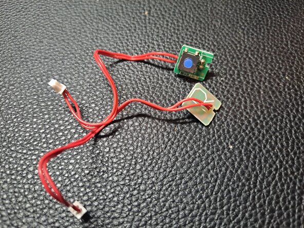 Nacon Asymmetric Wireless PS4 Controller Teardown, Unscrew the board holding the buttons: crwdns2935265:06crwdnd2935265:03crwdnd2935265:03crwdne2935265:0