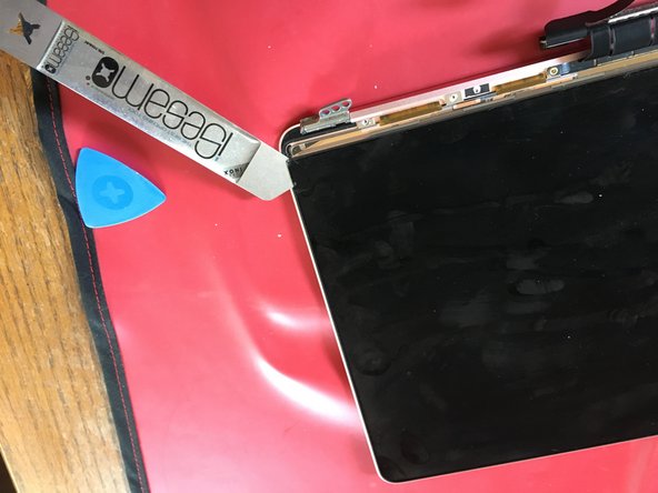 How to build a display using a iMac: step 13, image 2 of 3