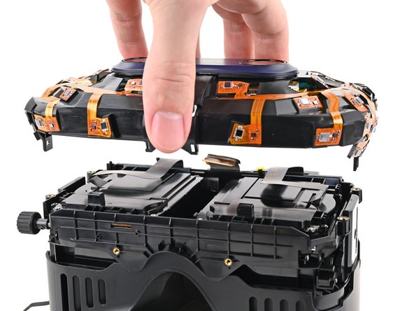 HTC Vive Pro 2 Sensor Array Replacement, Remove the sensor array: crwdns2935265:026crwdnd2935265:02crwdnd2935265:02crwdne2935265:0