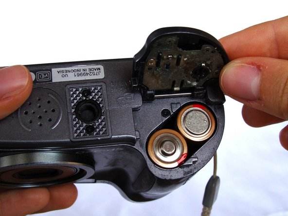 Olympus SP-320 Battery Replacement: crwdns2935265:03crwdnd2935265:02crwdnd2935265:02crwdne2935265:0