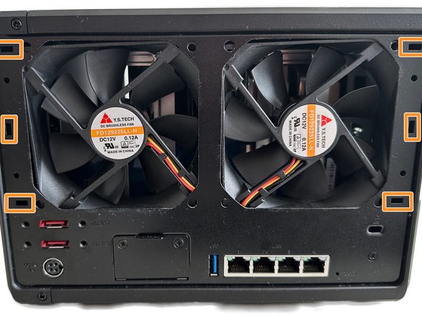 Synology DS1522+ Lüftertausch, Abdeckung abhebeln: step 3, image 3 of 3