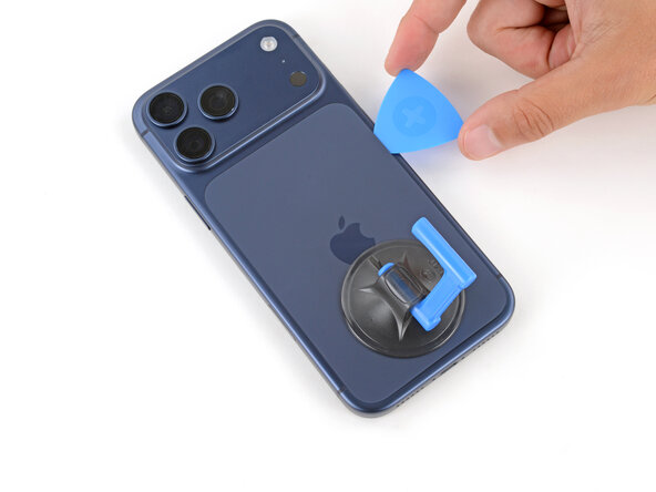 iPhone 17 Pro Back Glass Replacement, Separate the adhesive: crwdns2935265:07crwdnd2935265:02crwdnd2935265:03crwdne2935265:0