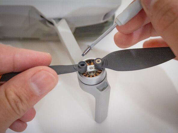 DJI Mini 2 SE Propeller Replacement: crwdns2935265:03crwdnd2935265:02crwdnd2935265:02crwdne2935265:0