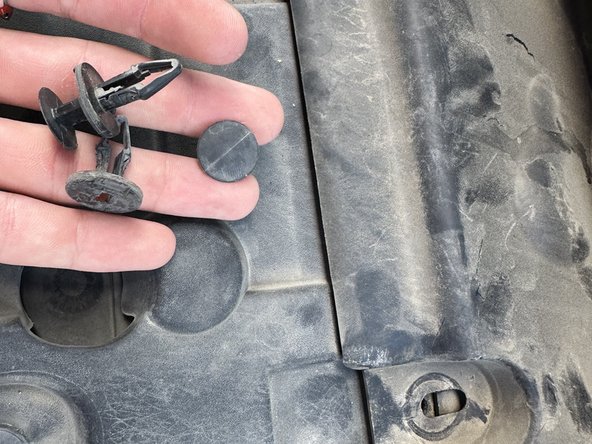 2020 Ford F150 3.5L Cold Air Intake Replacement: Schritt 2, Bild 3 von 3