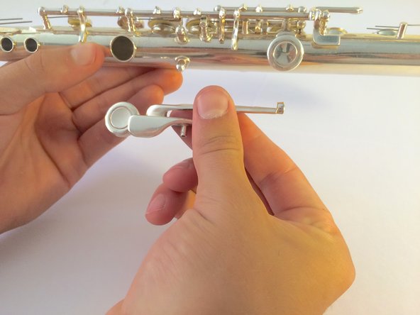 Repairing Flute Felt Key Pads: crwdns2935265:011crwdnd2935265:03crwdnd2935265:03crwdne2935265:0