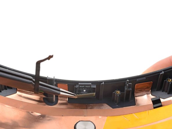 HTC Vive XR Elite Battery Cradle Power LED Replacement, Remove the power LED: crwdns2935265:028crwdnd2935265:02crwdnd2935265:03crwdne2935265:0