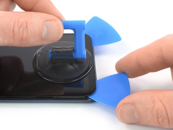 Xiaomi Mi 10 Lite Screen Replacement, Slice the adhesive: crwdns2935265:027crwdnd2935265:02crwdnd2935265:02crwdne2935265:0