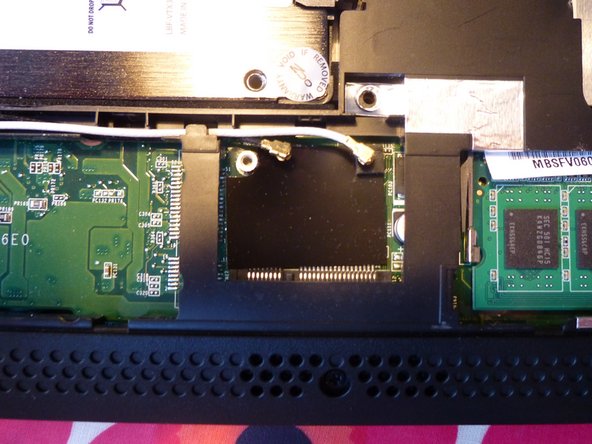 Acer Aspire One D257 Wireless card Replacement: crwdns2935265:09crwdnd2935265:03crwdnd2935265:03crwdne2935265:0