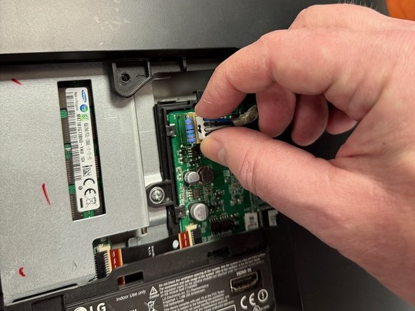 LG Chromebase 22" Teardown, Prepare to Remove the Cover: crwdns2935265:03crwdnd2935265:03crwdnd2935265:03crwdne2935265:0