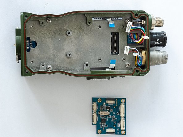 TCA PRC 152A Disassembly, Peripheral back card: crwdns2935265:08crwdnd2935265:02crwdnd2935265:03crwdne2935265:0