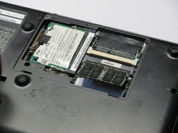 Sony Vaio VGN-S260 RAM Replacement: crwdns2935265:05crwdnd2935265:03crwdnd2935265:03crwdne2935265:0