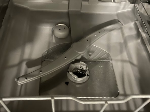 Removing and Cleaning Dishwasher Spray Arm: crwdns2935265:07crwdnd2935265:03crwdnd2935265:03crwdne2935265:0