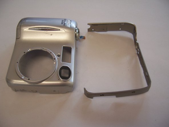 Nikon Coolpix 3200 Teardown: crwdns2935265:019crwdnd2935265:02crwdnd2935265:02crwdne2935265:0