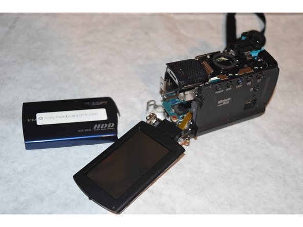 Sony Handycam DCR-SR 47 LCD Screen Replacement: crwdns2935265:08crwdnd2935265:02crwdnd2935265:02crwdne2935265:0