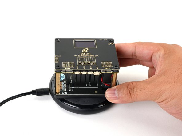 How to use the EESON Wireless Charger Tester: passo 3, immagine 1 di 2