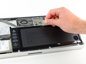 MacBook Pro 15 Unibody Early 2011のバッテリーの交換 - iFixit 修理ガイド