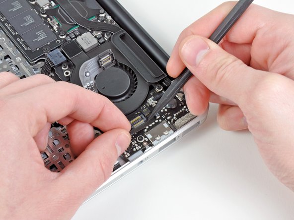 MacBook Air 11" Late 2010 Left Speaker Replacement: crwdns2935265:07crwdnd2935265:02crwdnd2935265:03crwdne2935265:0