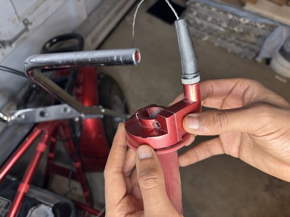 Coleman CT200U-AB Mini Bike Throttle Assembly Replacement, Removing of grip: crwdns2935265:04crwdnd2935265:02crwdnd2935265:03crwdne2935265:0
