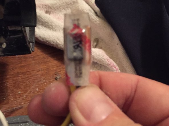 Eureka Airspeed Exact Pet Bagless Upright Vacuum Power Switch Replacement, Disconnect leads from power switch: crwdns2935265:09crwdnd2935265:02crwdnd2935265:02crwdne2935265:0