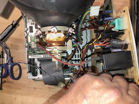 Macintosh Classic II Power Board Removal: crwdns2935265:015crwdnd2935265:03crwdnd2935265:03crwdne2935265:0