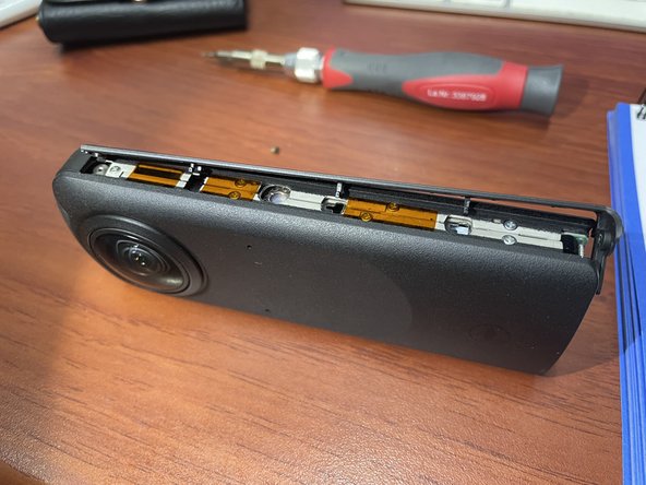 Ricoh Theta Z1 Battery Replacement, Long side: crwdns2935265:03crwdnd2935265:02crwdnd2935265:02crwdne2935265:0